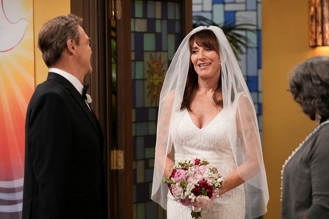 The Conners - Season 4 - The Wedding of Dan and Louise - Photos - Katey Sagal