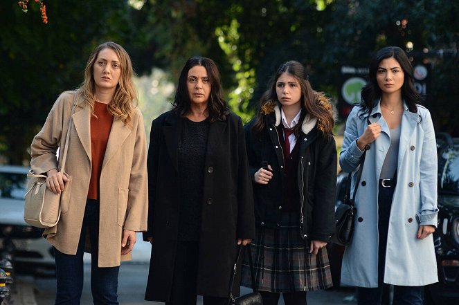 Yargı - Episode 7 - Kuvat elokuvasta - Pınar Çağlar Gençtürk, Zeyno Eracar, Zeynep Atılgan, Esma Yeşim Gül