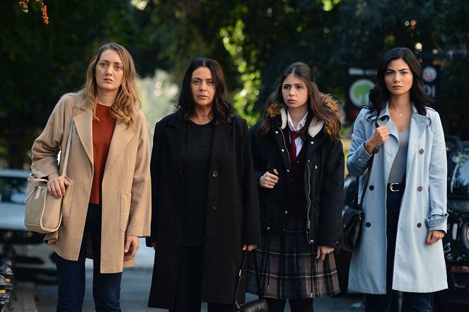 Yargı - Episode 7 - Filmfotos - Pınar Çağlar Gençtürk, Zeyno Eracar, Zeynep Atılgan, Esma Yeşim Gül