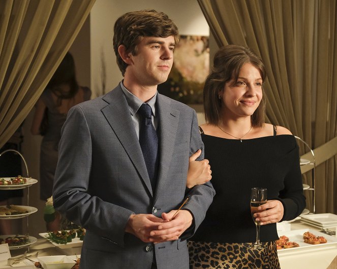 The Good Doctor - New Beginnings - Photos - Freddie Highmore, Paige Spara