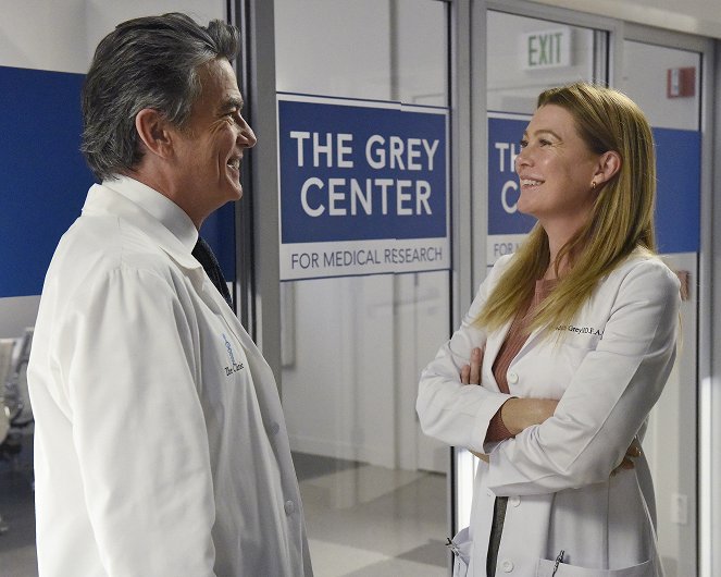 Grey's Anatomy - Season 18 - Bottle Up and Explode! - Photos - Peter Gallagher, Ellen Pompeo