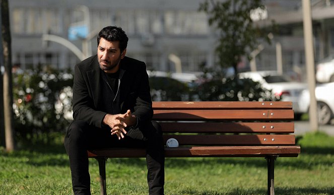 Sadakatsiz - Season 2 - Kuvat elokuvasta - Berkay Ateş
