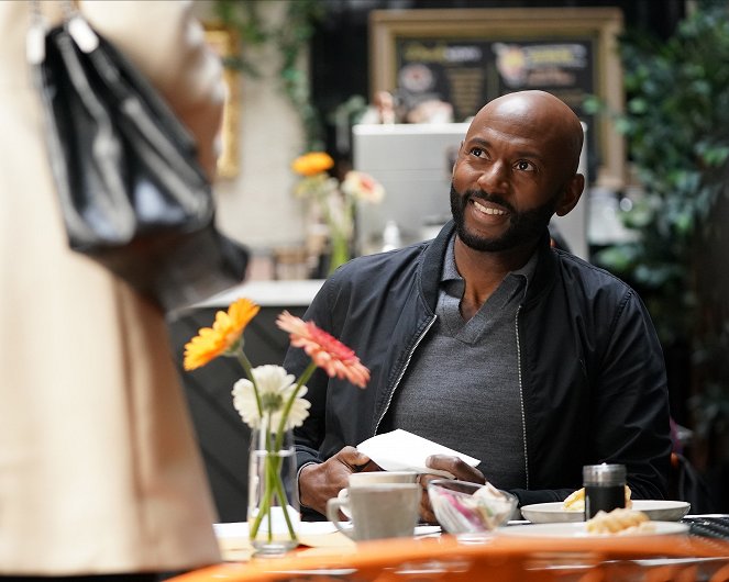 A Million Little Things - Season 4 - Six Months Later - Filmfotos - Romany Malco