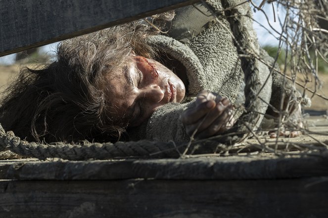 The Walking Dead: Mi vagyunk a világvége - Family Is a Four Letter Word - Filmfotók - Annet Mahendru