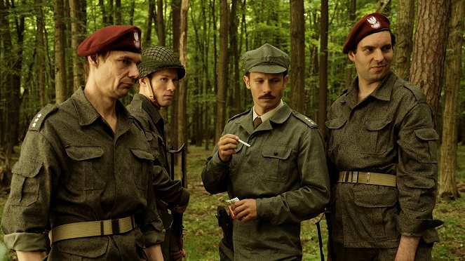 Pajęczyna - Episode 2 - De la película - Mikołaj Osiński, Michał Włodarczyk, Mateusz Banasiuk, Michał Nowak