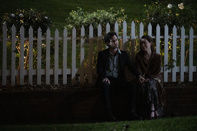 You - Season 3 - And They Lived Happily Ever After - Photos - Penn Badgley, Victoria Pedretti