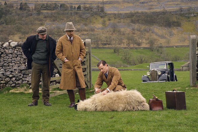 Der Doktor und das liebe Vieh - Eine zweite Chance - Filmfotos - Samuel West, Nicholas Ralph