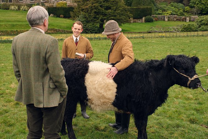 Der Doktor und das liebe Vieh - Season 2 - Die Kuh des Colonels - Filmfotos - Callum Woodhouse