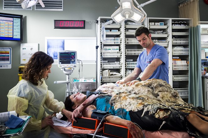 Klinika Hope - Season 3 - Awakenings - Z filmu