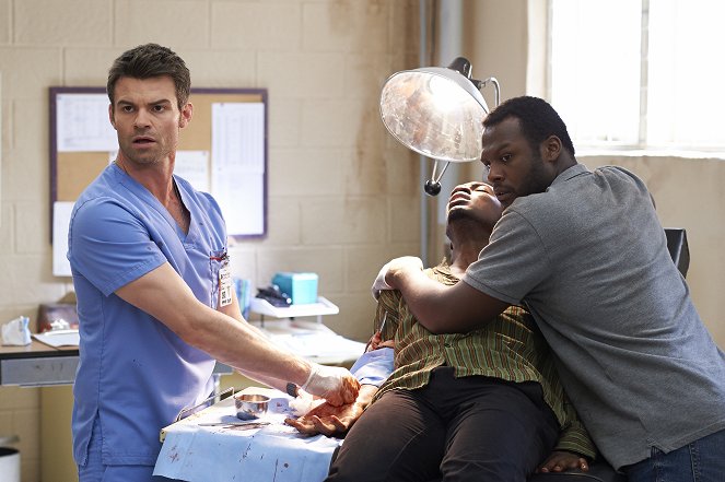 Saving Hope - Stand by Me - Photos