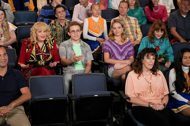 The Goldbergs - The Rose-Kissy Thing - Van film - Wendi McLendon-Covey, Sean Giambrone, Kelli Berglund, Brea Bee