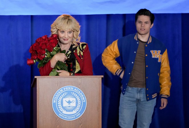 The Goldbergs - The Rose-Kissy Thing - Photos - Wendi McLendon-Covey