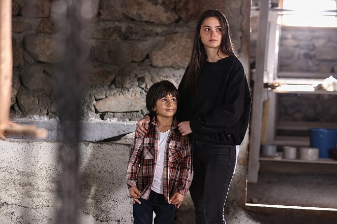 Uzak Şehrin Masalı - Episode 2 - De la película