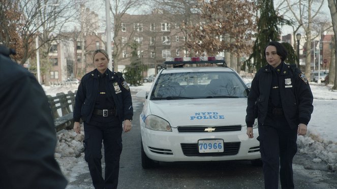 Blue Bloods - Crime Scene New York - Guardian Angels - Photos - Vanessa Ray, Lauren Patten