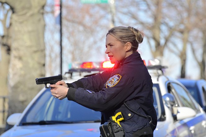Blue Bloods - Crime Scene New York - Happy Endings - Photos - Vanessa Ray