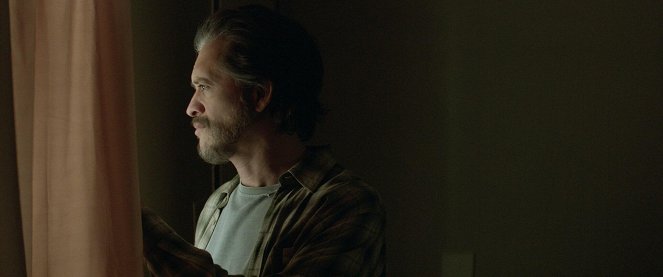 A Crooked Somebody - Filmfotos - Clifton Collins Jr.