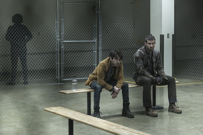 The Walking Dead: World Beyond - Quatervois - Photos - Ted Sutherland, Nico Tortorella