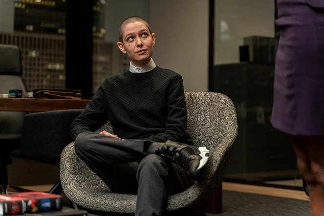 Billions - Season 5 - Victory Smoke - Photos - Asia Kate Dillon