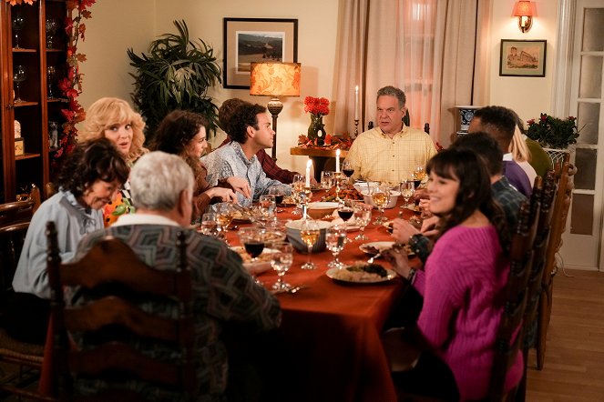 A Goldberg család - A Light Thanksgiving Nosh - Filmfotók - Mindy Sterling, Wendi McLendon-Covey, Beth Triffon, Troy Gentile, Jeff Garlin, Hayley Orrantia