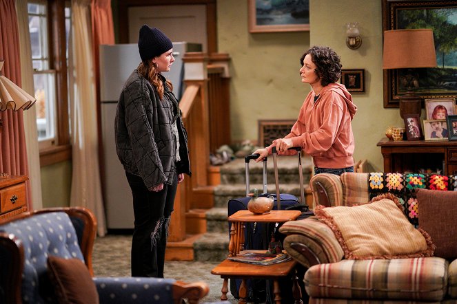 The Conners - Let's All Push Our Hands Together for The Stew Train and The Conners Furniture - Photos - Emma Kenney, Sara Gilbert