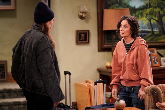 The Conners - Let's All Push Our Hands Together for The Stew Train and The Conners Furniture - Photos - Sara Gilbert