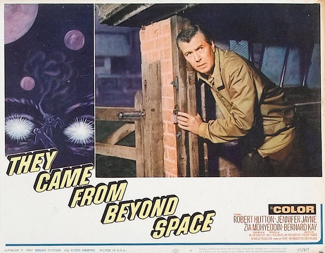 They Came From Beyond Space - Cartões lobby