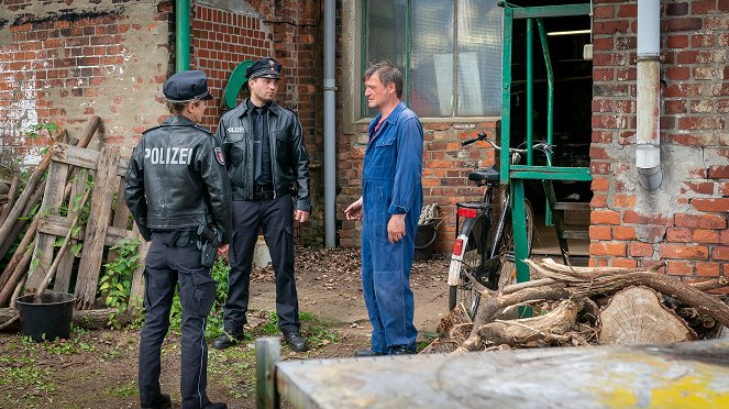 Polícia Hamburg - Season 16 - Rozpolcenost - Z filmu
