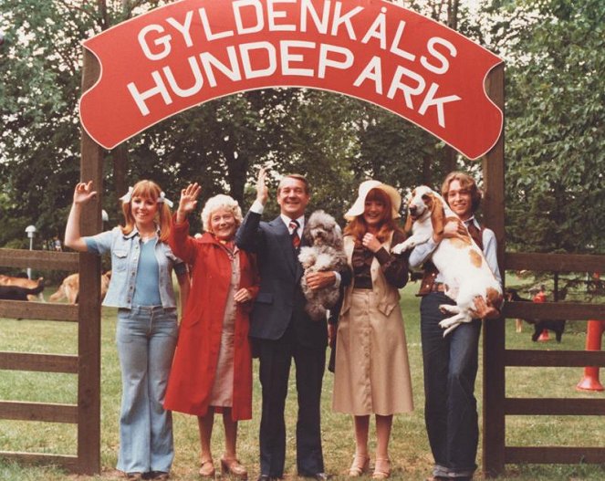 Familien Gyldenkål vinder valget - Photos - Birgitte Bruun, Karen Lykkehus, Axel Strøbye, Kirsten Walther, Martin Miehe-Renard