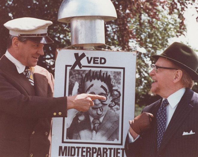 Familien Gyldenkål vinder valget - Photos - Axel Strøbye, Arthur Jensen