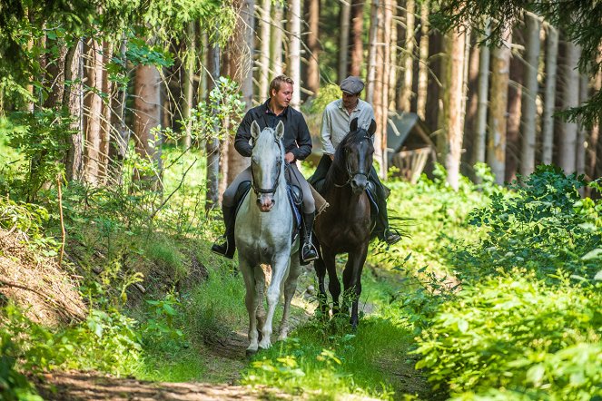 Českem na koňském hřbetu - Na hřebeny hor - Kuvat elokuvasta