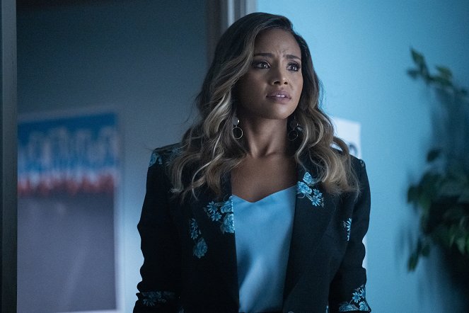 Batwoman - Season 3 - Freeze - Photos - Meagan Tandy