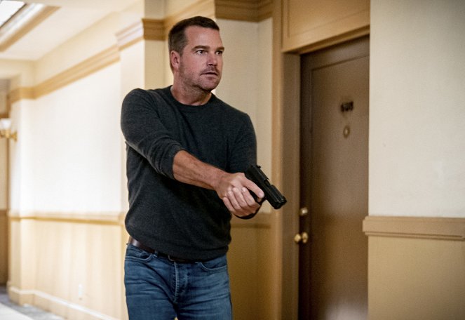 NCIS: Los Angeles - Divided We Fall - Photos - Chris O'Donnell