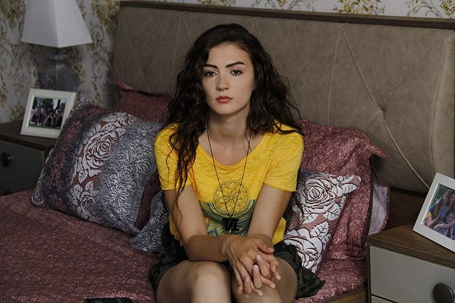 Sunshine Girls - Episode 15 - Photos - Burcu Özberk