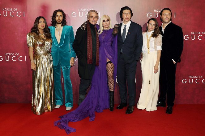 Dom Gucci - Z imprez - UK Premiere Of "House of Gucci" at Odeon Luxe Leicester Square on November 09, 2021 in London, England - Salma Hayek, Jared Leto, Jeremy Irons, Lady Gaga, Adam Driver, Camille Cottin, Jack Huston