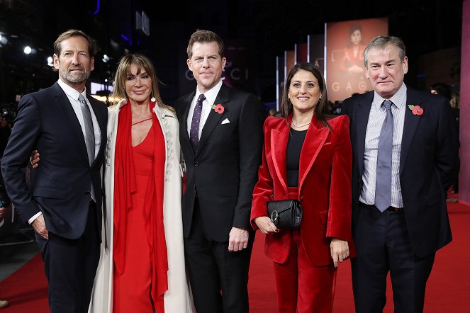 Klan Gucci - Z akcií - UK Premiere Of "House of Gucci" at Odeon Luxe Leicester Square on November 09, 2021 in London, England - Kevin Ulrich, Giannina Facio-Scott, Kevin J. Walsh, Pamela Abdy, Mark Huffam