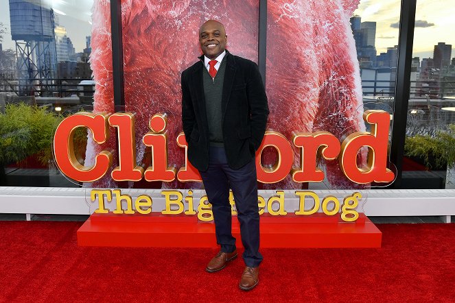 Clifford. Wielki czerwony pies - Z imprez - New York Special Screening of ’Clifford the Big Red Dog’ at the Scholastic Inc. Headquarters on November 04, 2021 in New York - Ty Jones