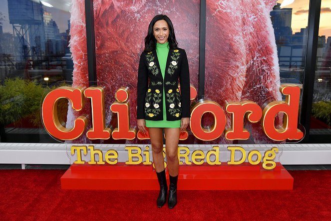 Clifford, el gran perro rojo - Eventos - New York Special Screening of ’Clifford the Big Red Dog’ at the Scholastic Inc. Headquarters on November 04, 2021 in New York - Bear Allen-Blaine