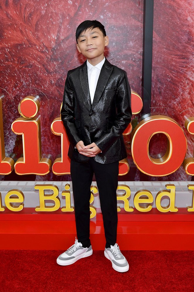 Clifford, el gran perro rojo - Eventos - New York Special Screening of ’Clifford the Big Red Dog’ at the Scholastic Inc. Headquarters on November 04, 2021 in New York - Izaac Wang