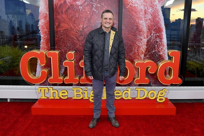 Clifford the Big Red Dog - Events - New York Special Screening of ’Clifford the Big Red Dog’ at the Scholastic Inc. Headquarters on November 04, 2021 in New York - Walt Becker