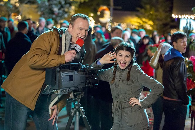Every Christmas Has a Story - Tournage - Kevin O'Grady, Isabella Giannulli