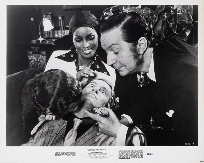 Old Dracula - Lobby Cards - Teresa Graves, Peter Bayliss