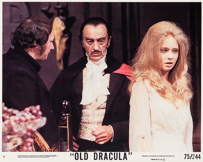 Les Temps sont durs pour Dracula - Cartes de lobby - David Niven, Linda Hayden