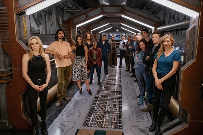 Legends of Tomorrow - wvrdr_error_100 not found - Photos - Caity Lotz, Shayan Sobhian, Tala Ashe, Olivia Swann, Lisseth Chavez, Franz Drameh, Arthur Darvill, Adam Tsekhman, Falk Hentschel, Victor Garber, Wentworth Miller, Brandon Routh, Courtney Ford, Nick Zano, Jes Macallan