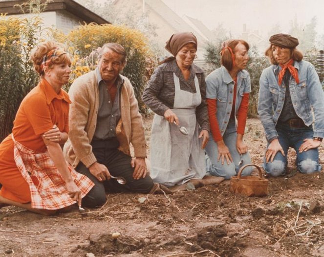 Familien Gyldenkål - Kuvat elokuvasta - Kirsten Walther, Axel Strøbye, Birgitte Bruun, Martin Miehe-Renard