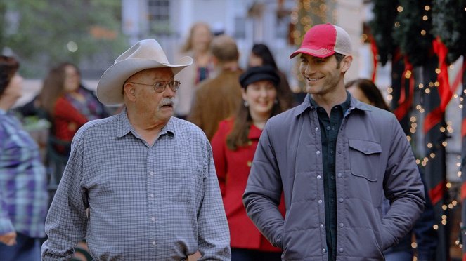 Barry Corbin, Alan Powell