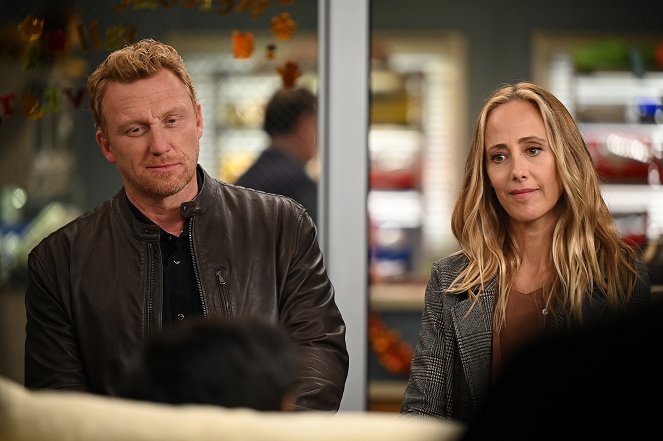 Grey's Anatomy - Every Day Is a Holiday (With You) - Photos - Kevin McKidd, Kim Raver
