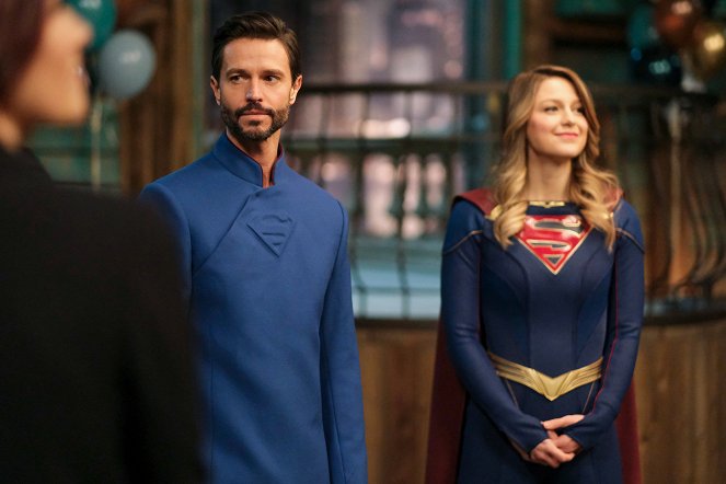 Supergirl - Welcome Back, Kara - Photos - Jason Behr, Melissa Benoist