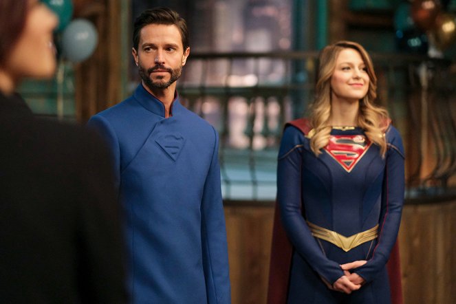 Supergirl - Season 6 - Welcome Back, Kara - Photos - Jason Behr, Melissa Benoist