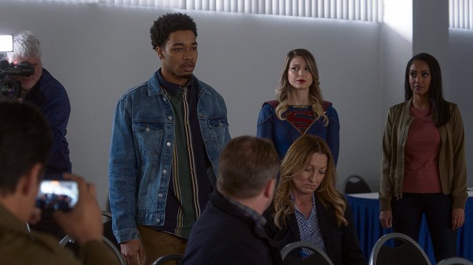 Supergirl - Season 6 - Still I Rise - Z filmu - Melissa Benoist, Azie Tesfai
