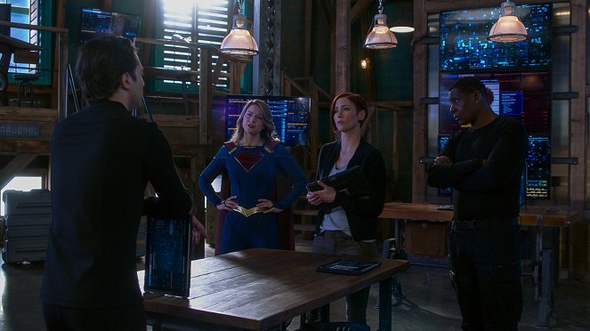 Supergirl - Season 6 - Viel Lärm um Nyxly - Filmfotos - Melissa Benoist, Chyler Leigh, David Harewood